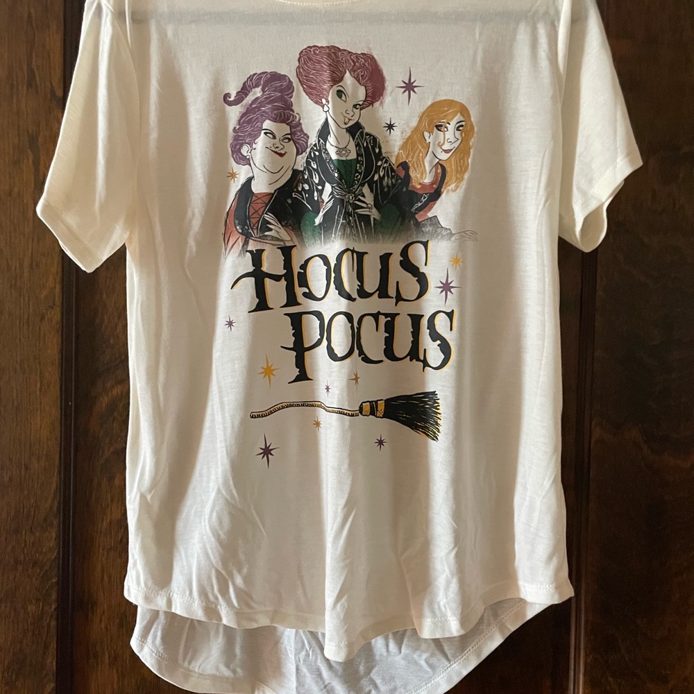 Purchased at Walmart brand new with tags never worn size xxl (I9) junior dept